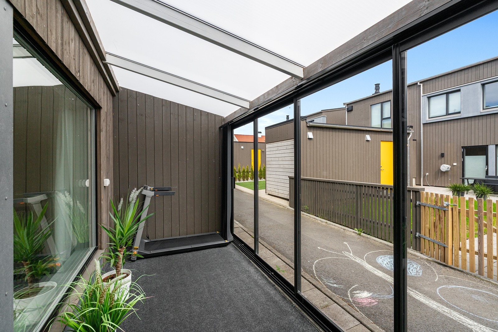 Terrasse er innglasset (ikke godkjent) Galleribilde