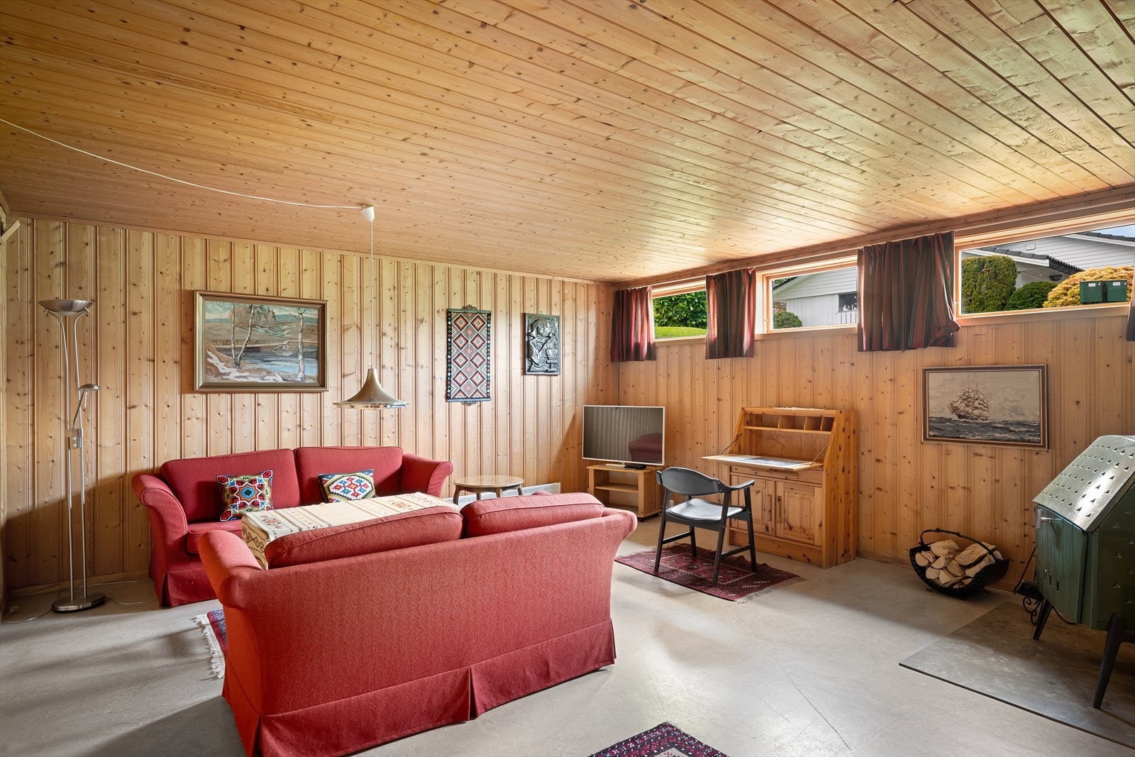 Kjellerstue er perfekt oppholdsplass for husets ungdom. Galleribilde