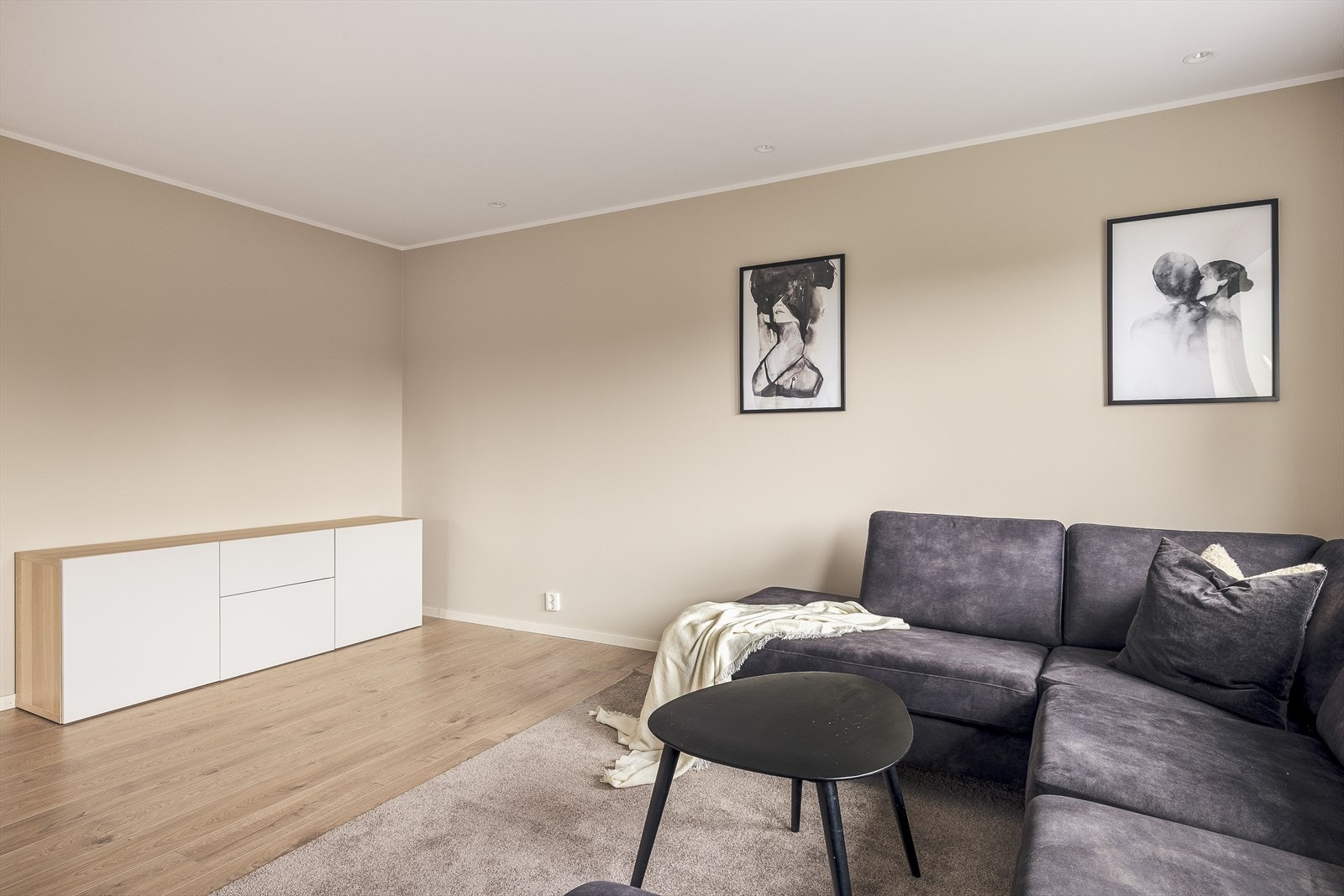 Loftstuen er et fleksibelt rom som kan innredes som TV-stue, lekerom eller kontor etter behov. Galleribilde