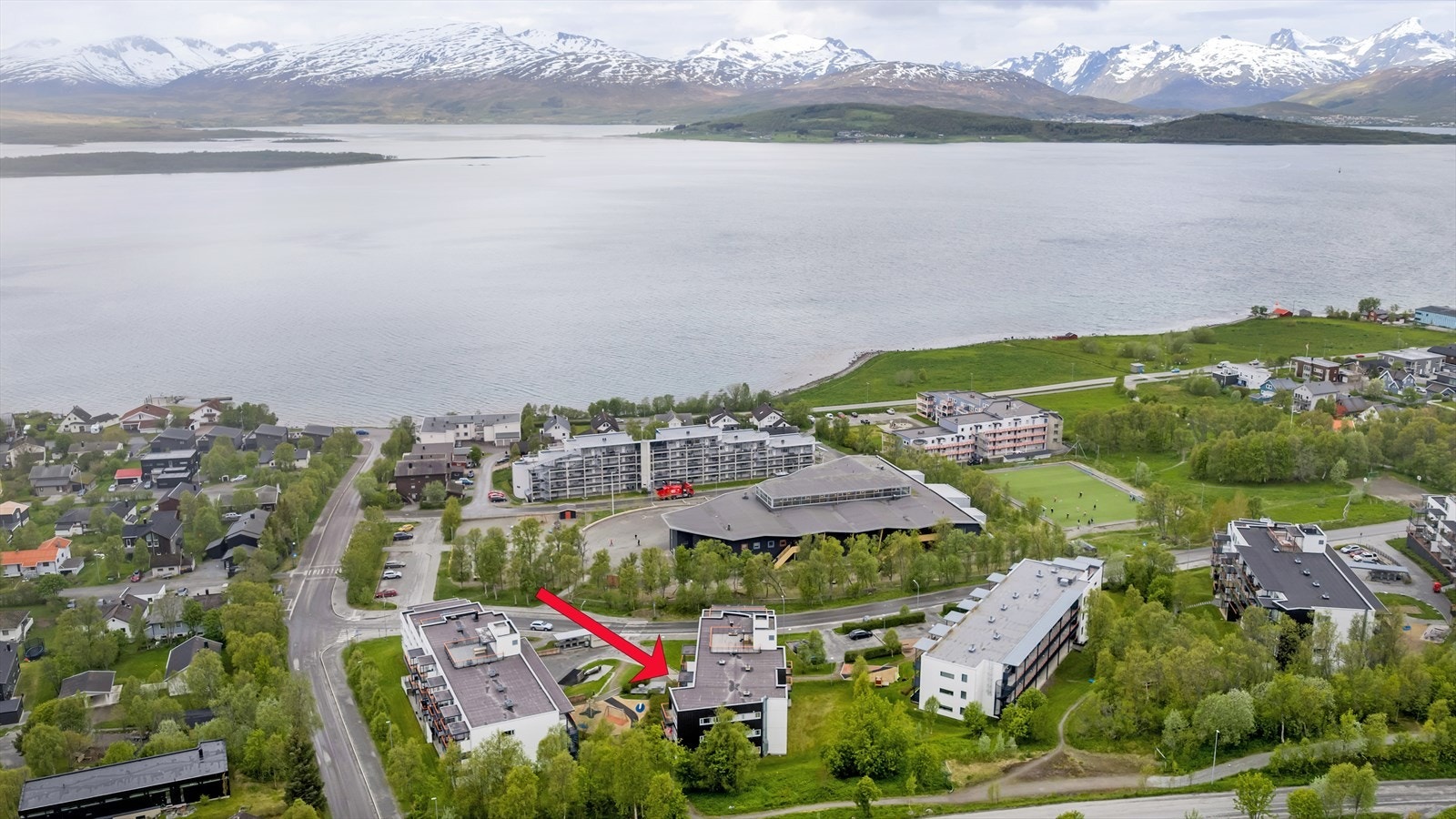 Fagereng er et attraktivt og barnevennlig område på Tromsøyas sørvestside, kjent for gode solforhold, rolige omgivelser og hyggelig bomiljø Galleribilde