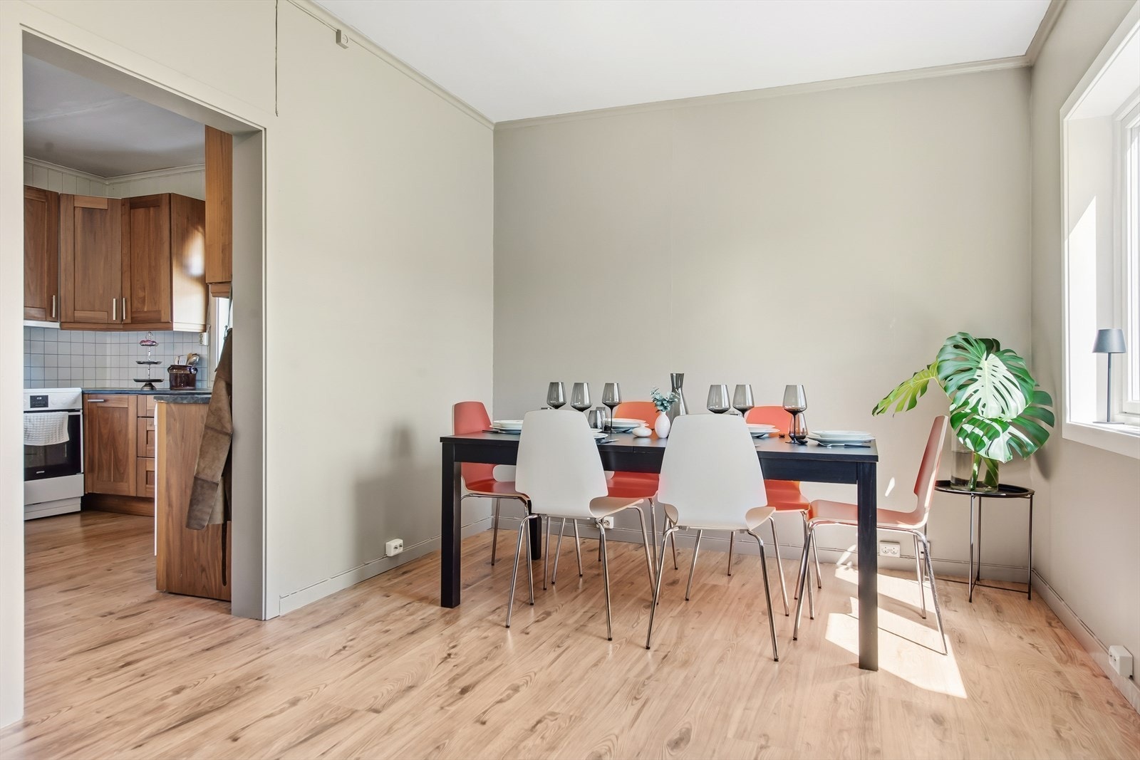 Plass for familie og venner til herlige måltider. Galleribilde