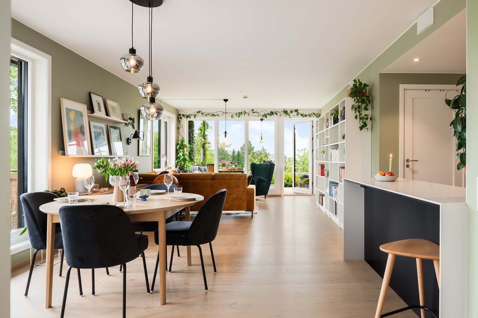 Meget lys og innbydende leilighet med en fin og praktisk planløsning. Galleribilde