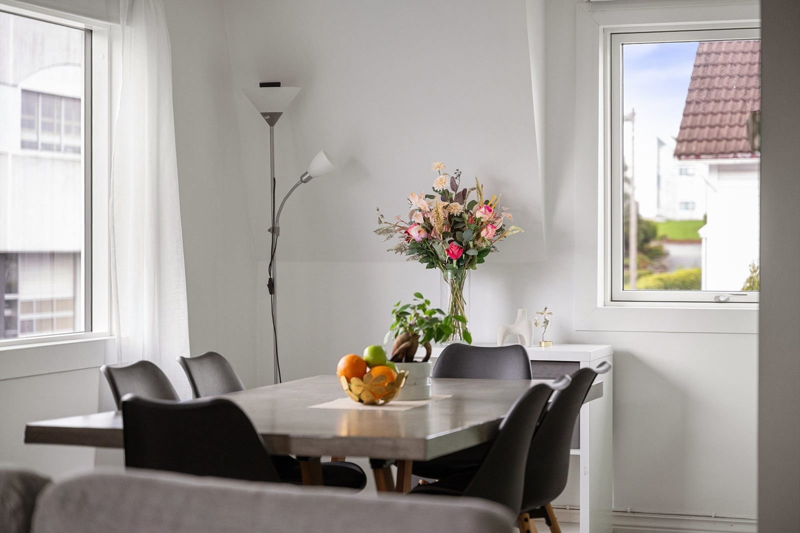 Gjennomtenkte farge- og materialvalg skaper en helhetlig stil. Galleribilde