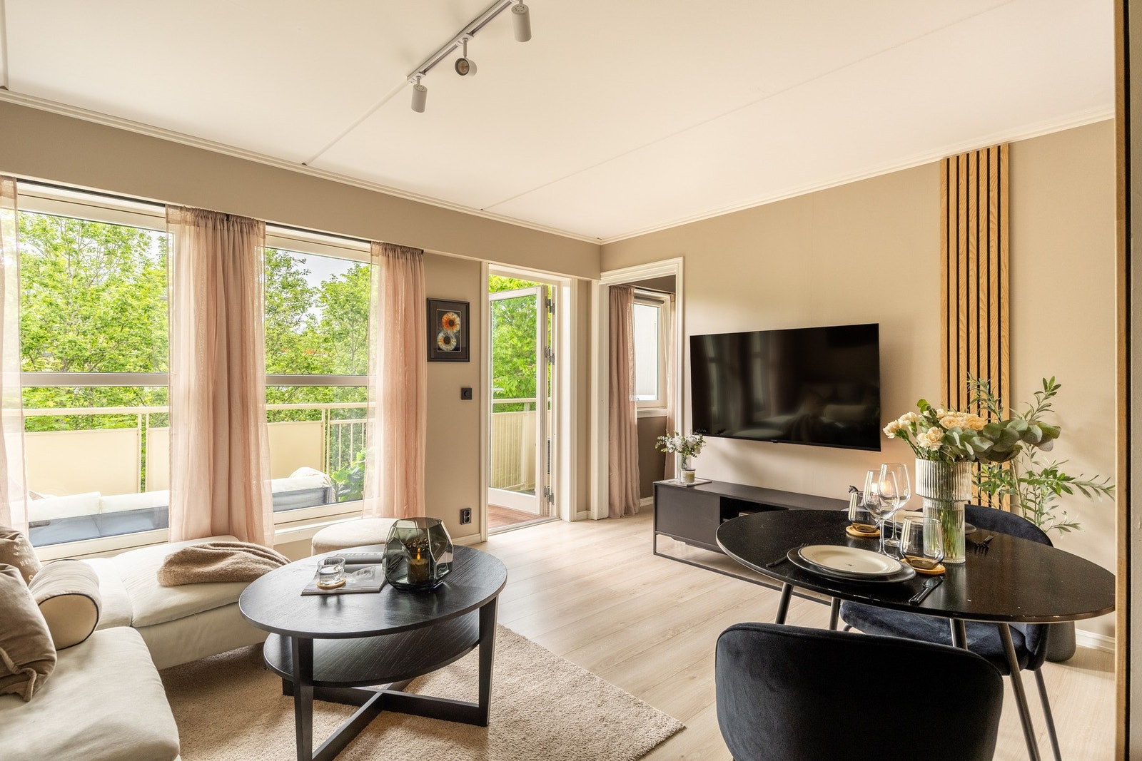 Perfekt leilighet for deg som ønsker å flytte rett inn i en moderne leilighet sentralt på Strømmen. Galleribilde