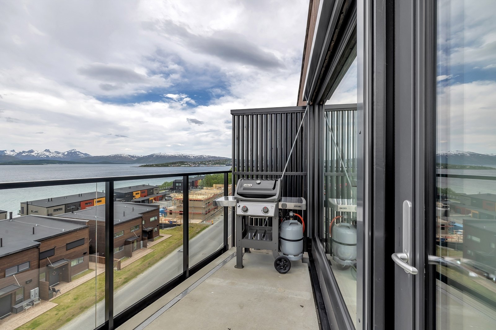 Til Kvaløya i nord Galleribilde
