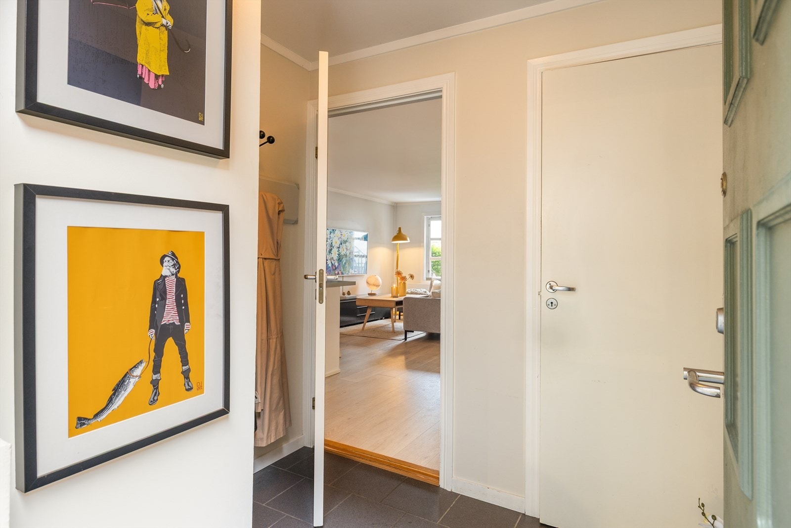 - Lys entré på 4,3 m² - Galleribilde