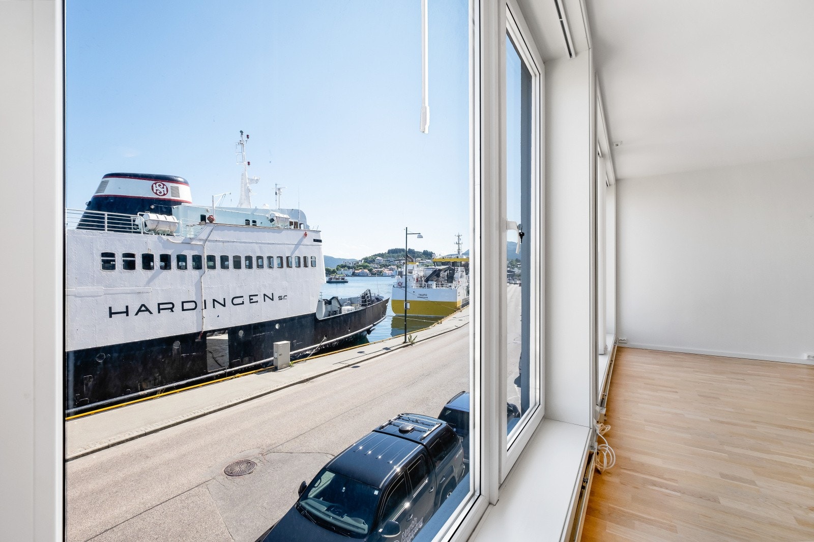 Utsikt mot havna Galleribilde