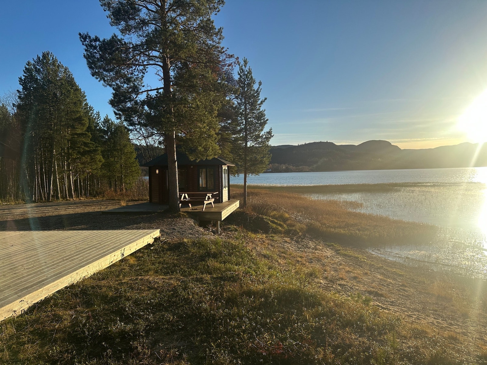 Utsikt fra terrassen mot Lysthuset. Galleribilde