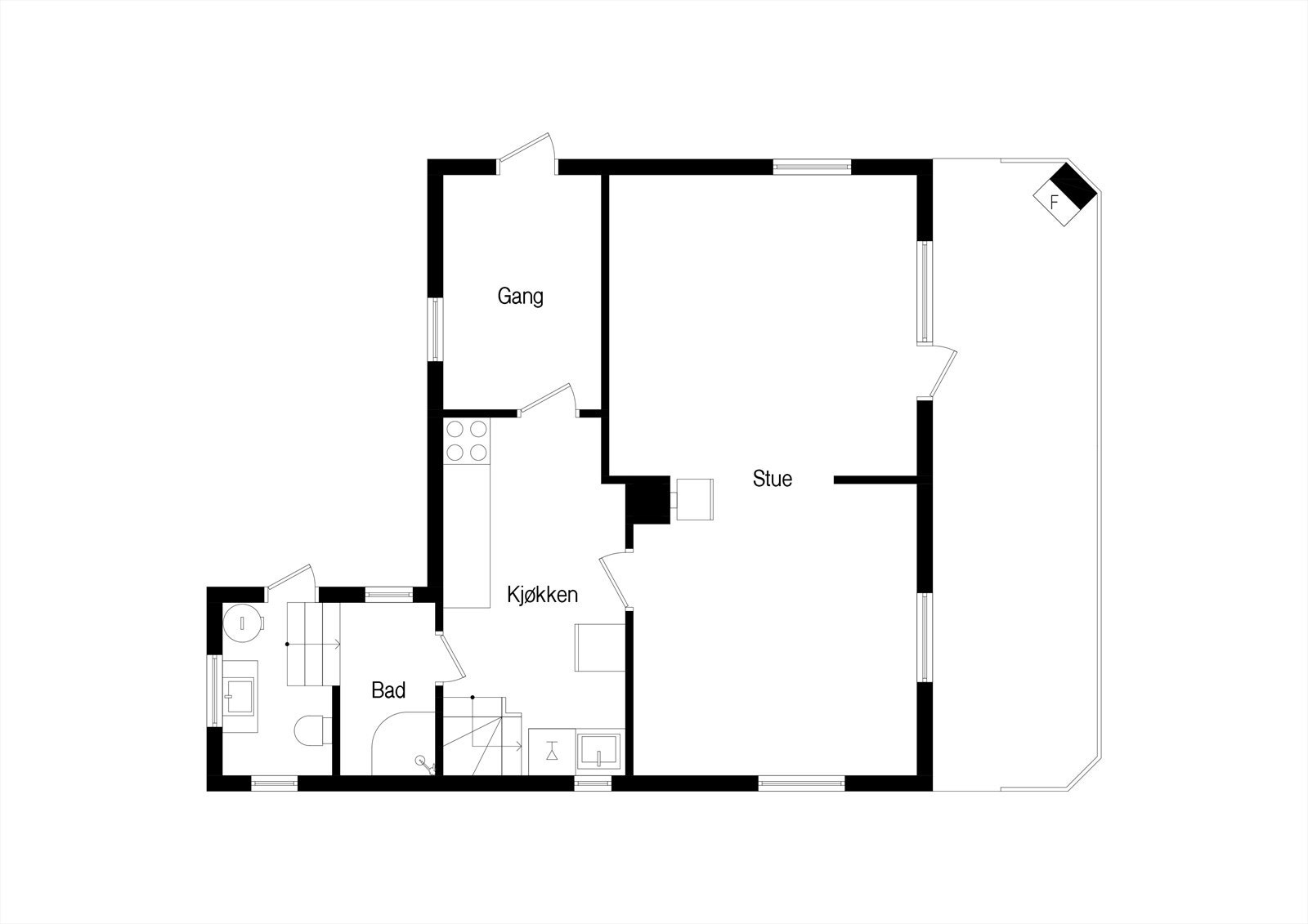 Første etasje i hovedhuset har en tradisjonell planløsning med entré, kjøkken, bad og stue. Galleribilde