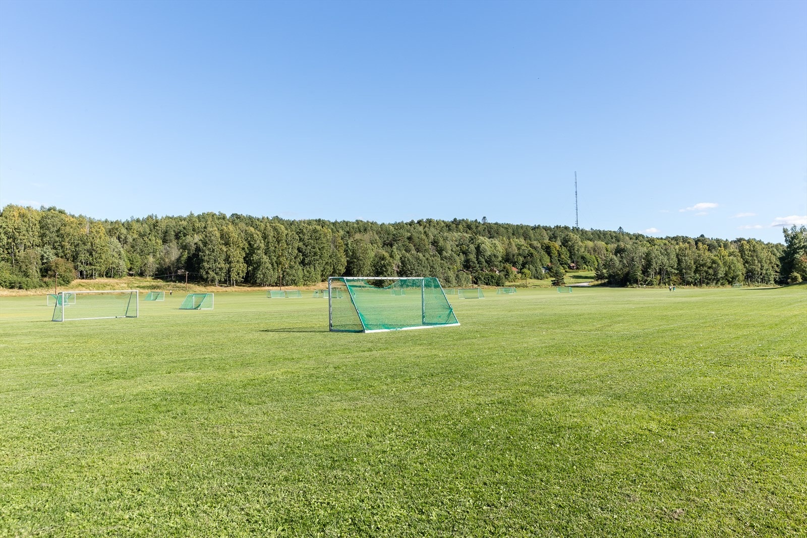 Ekebergsletta er Oslos eldste park og er når du via en spasertur og her finner du store grøntområder, idrettsanlegg, camping og Ekeberg gård og Ekeberg minigolf som er populær blant barnefamilier. Galleribilde