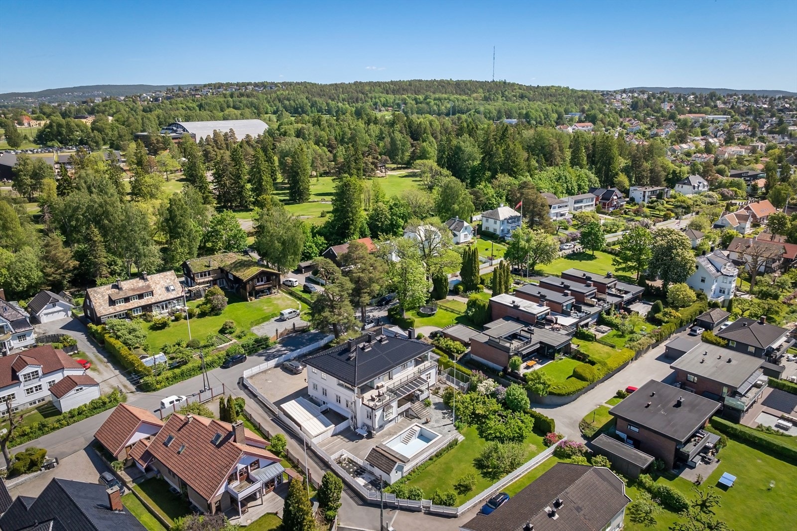 Eiendommen ligger i et barnevennlig område og sogner til populære Bekkelaget skole Galleribilde