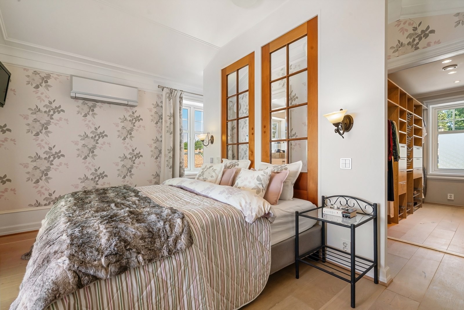 Hovedsoverom med walk-in Galleribilde