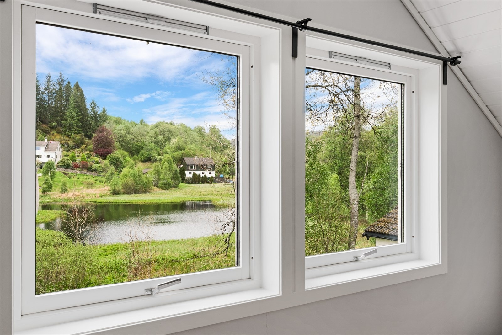 Flott utsikt fra loftstuen Galleribilde