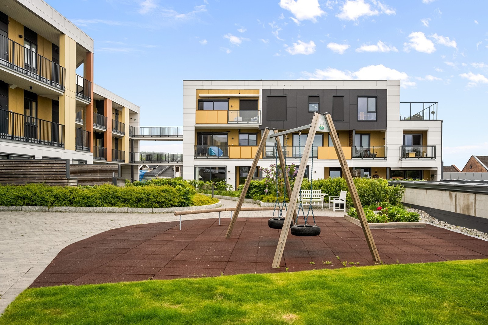 Felles lekeplass for de minste i sameiet. Galleribilde
