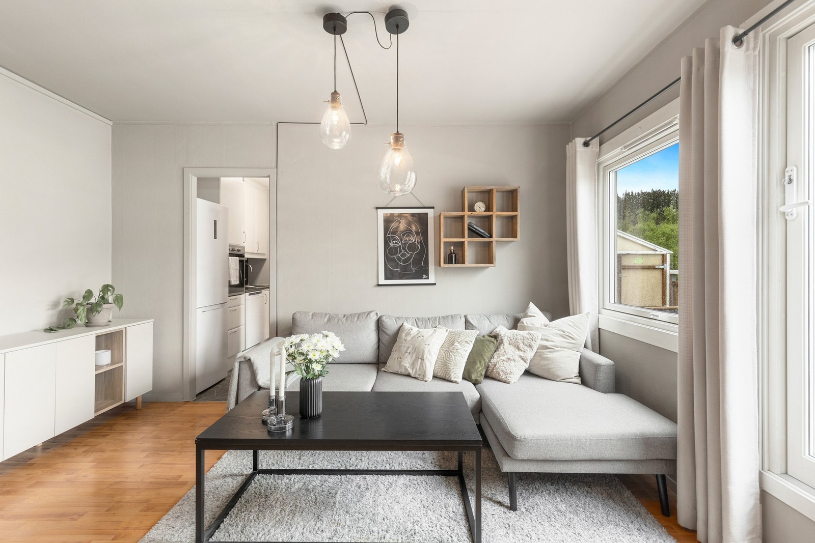 Stuen 12,8m². Galleribilde