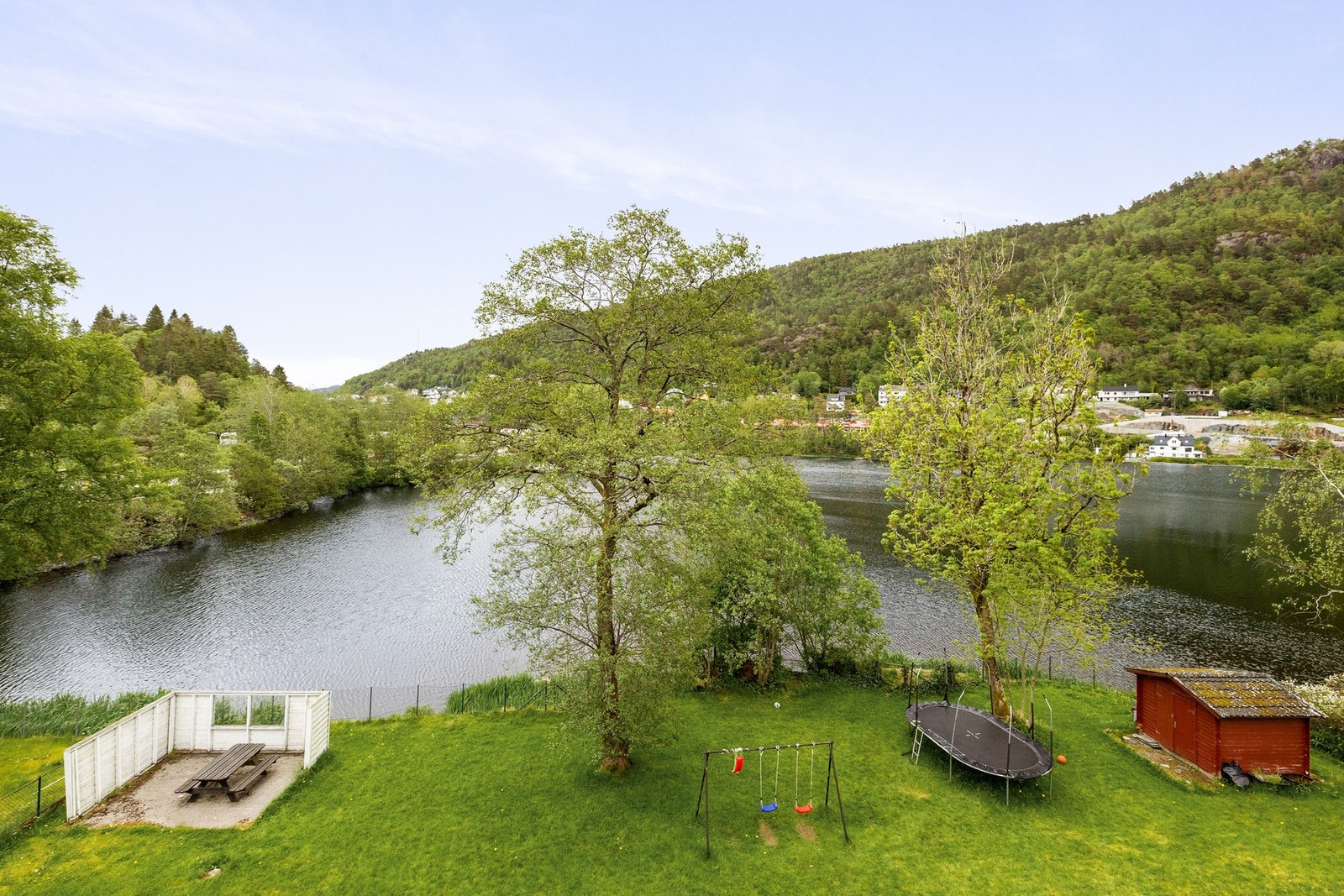 Felles uteareal for sameie Galleribilde