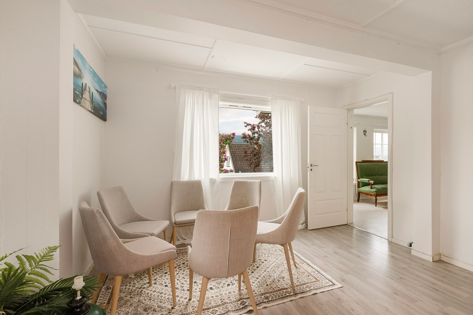 En av de mindre stuene, ideell som for eksempel lesekrok eller kontorplass. Galleribilde
