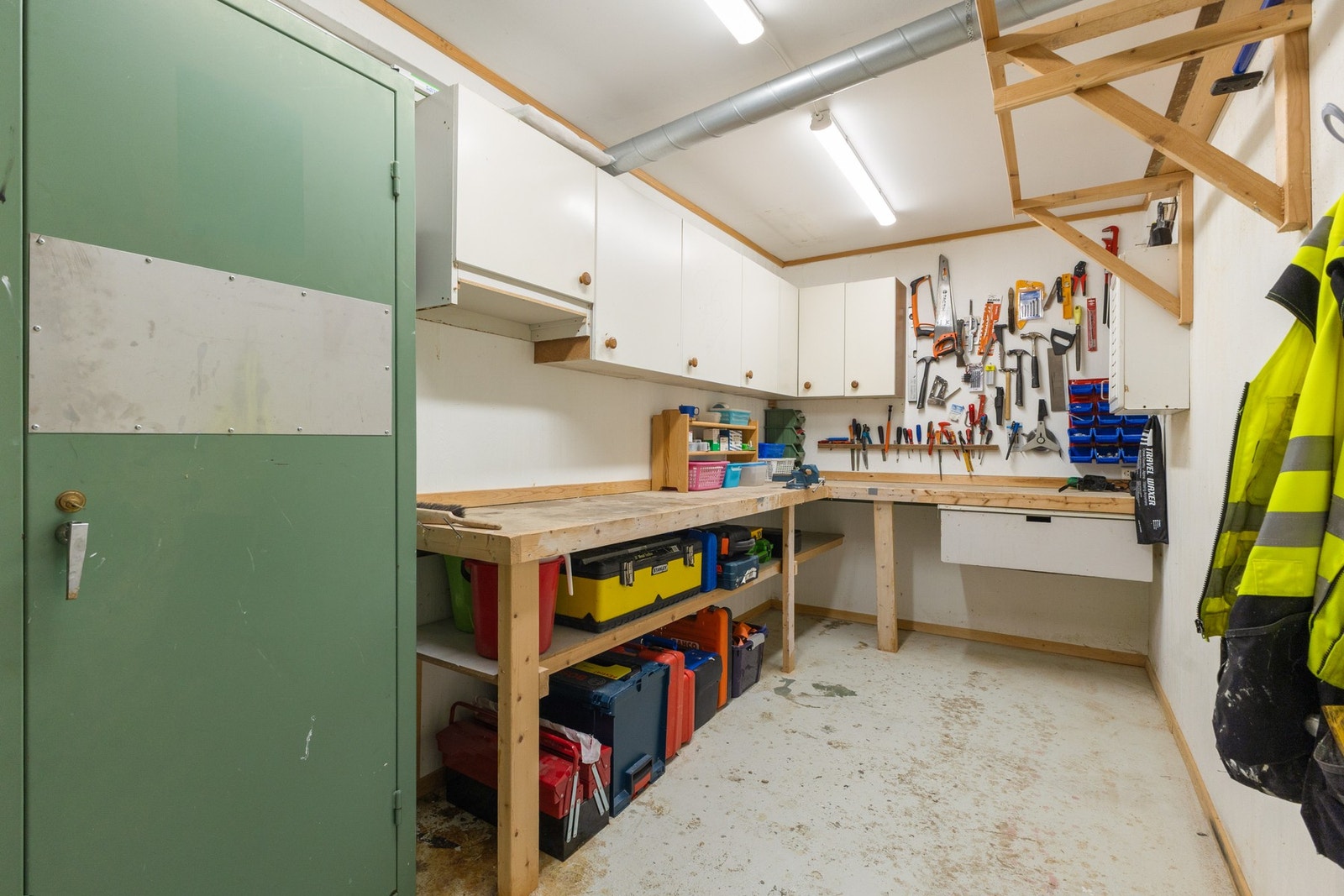 Her har man boligens bod og verksted. Et yndet fristed for mannen i huset. Galleribilde