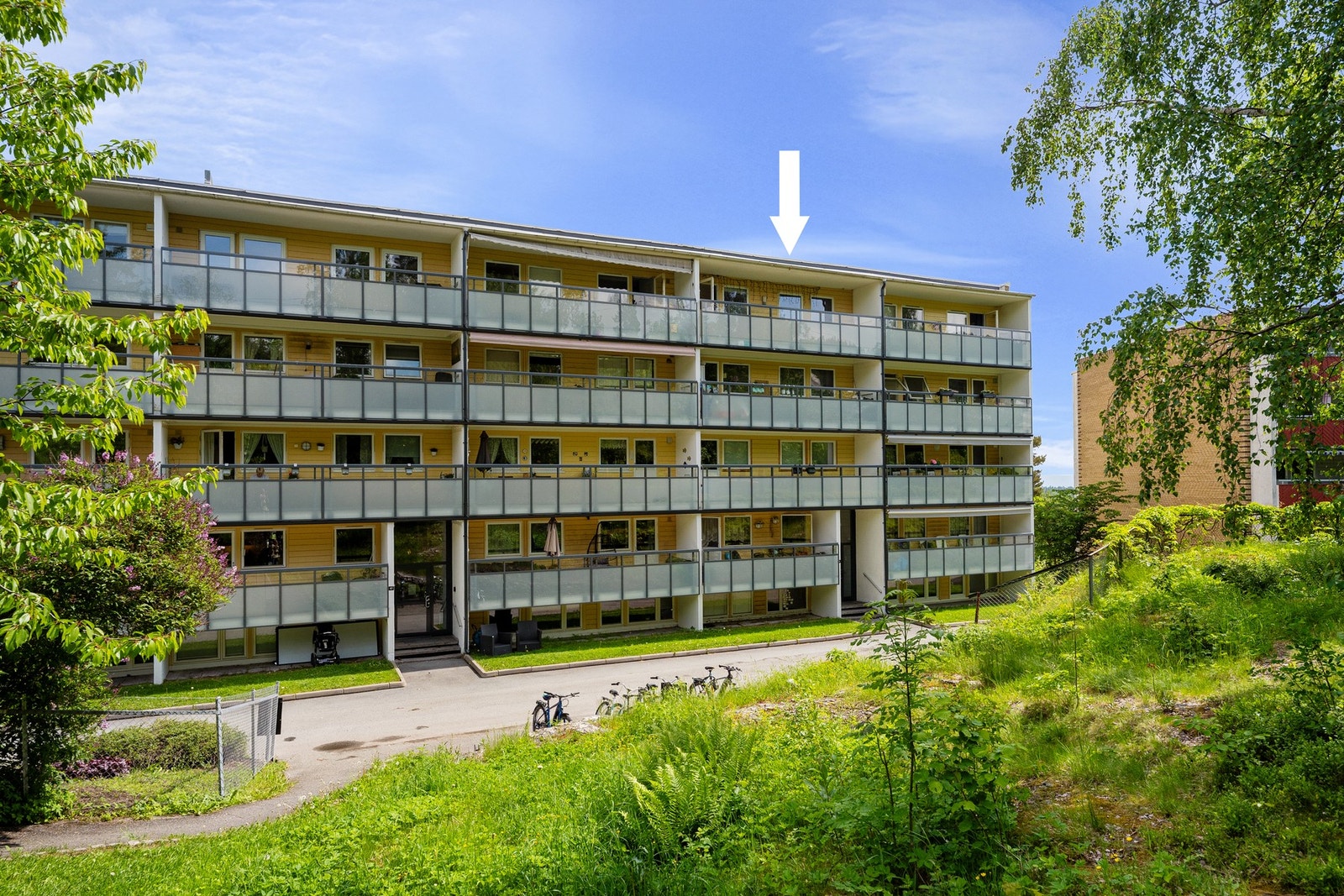 Leiligheten ligger i toppetasjen med flott utsikt og gode solforhold. Galleribilde