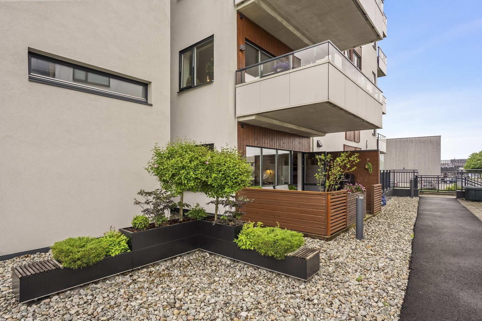 Leiligheten ligger i bygningens første etasje med enkel adkomst. Galleribilde