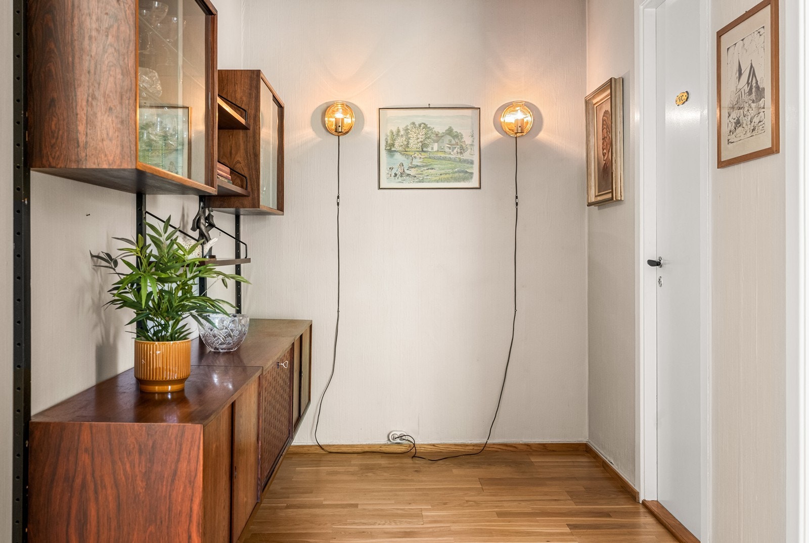 Videre inn til et separat toalettrom Galleribilde