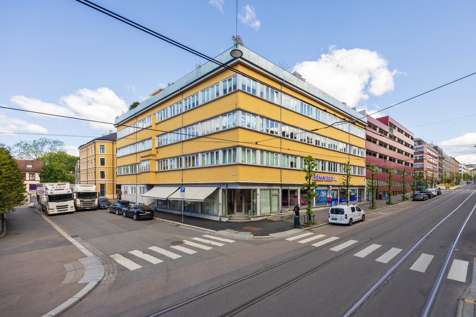 Fasade. Praktisk med Rema 1000 i samme bygg! Galleribilde