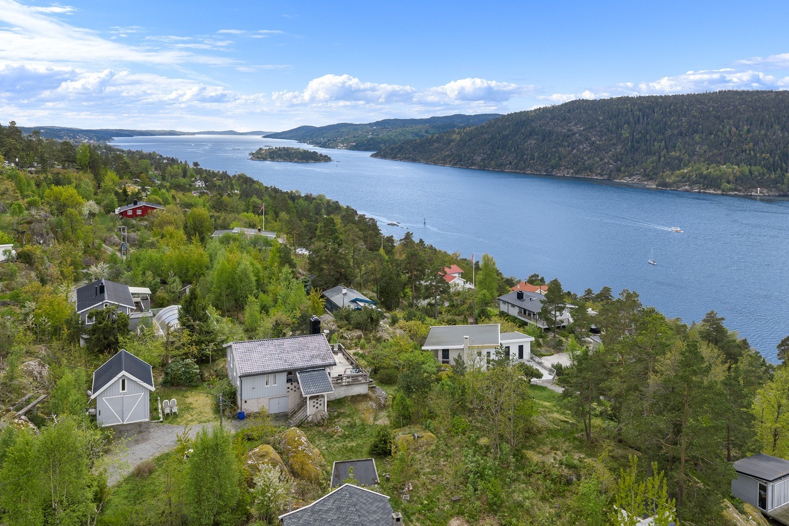 Nærhet til sjøen og flotte turmuligheter. Galleribilde