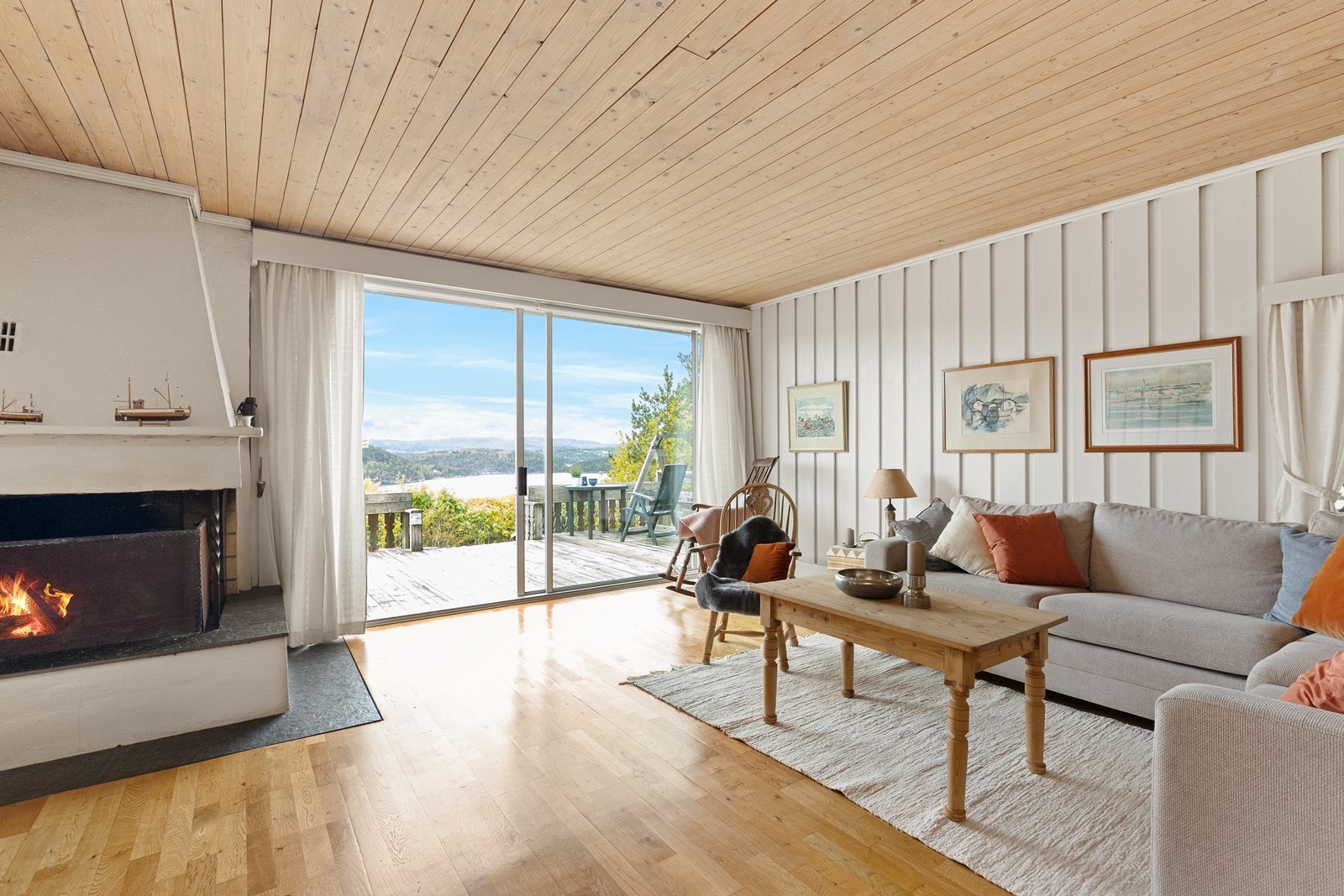 En sjarmerende fritidsbolig med flott utsikt over Oslofjorden. Galleribilde