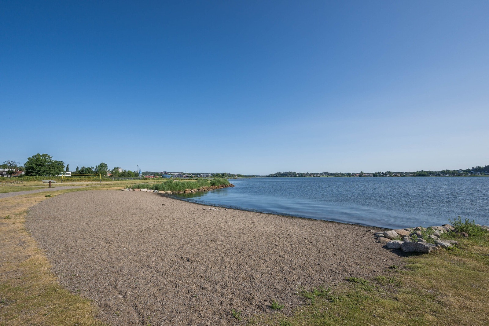 Beliggenheten gir nærhet til noen av Teies mest populære friområder, med både park, strand og kystnære turmuligheter innen kort avstand Galleribilde