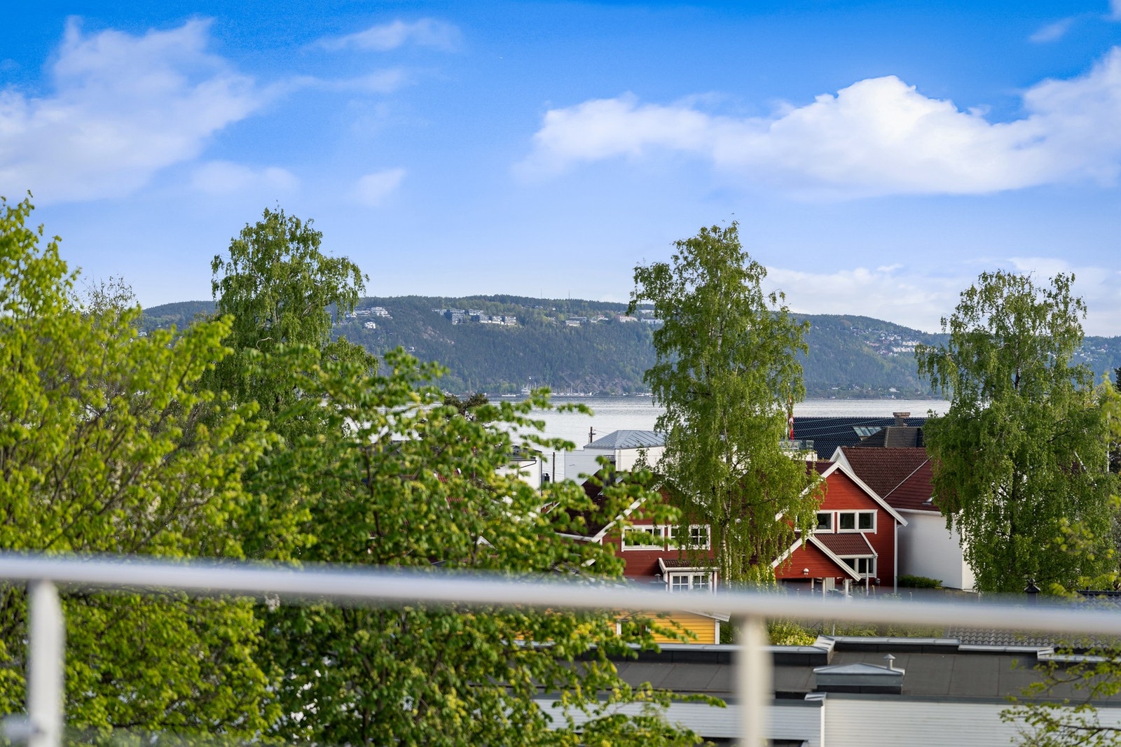 Rolige og attraktive omgivelser ytterst på Fornebu. Galleribilde