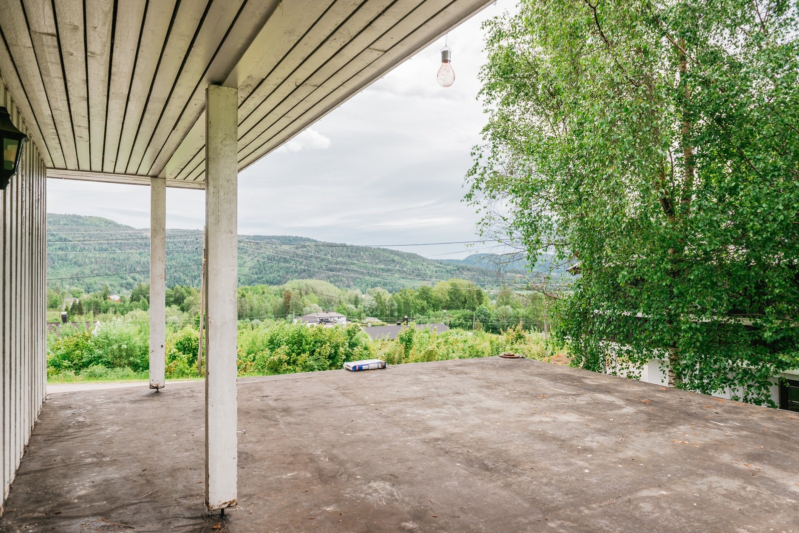 Mulighet for stort veranda, over garasjen. Arbeidet må ferdigstilles. Fint og landlig utsyn. Galleribilde