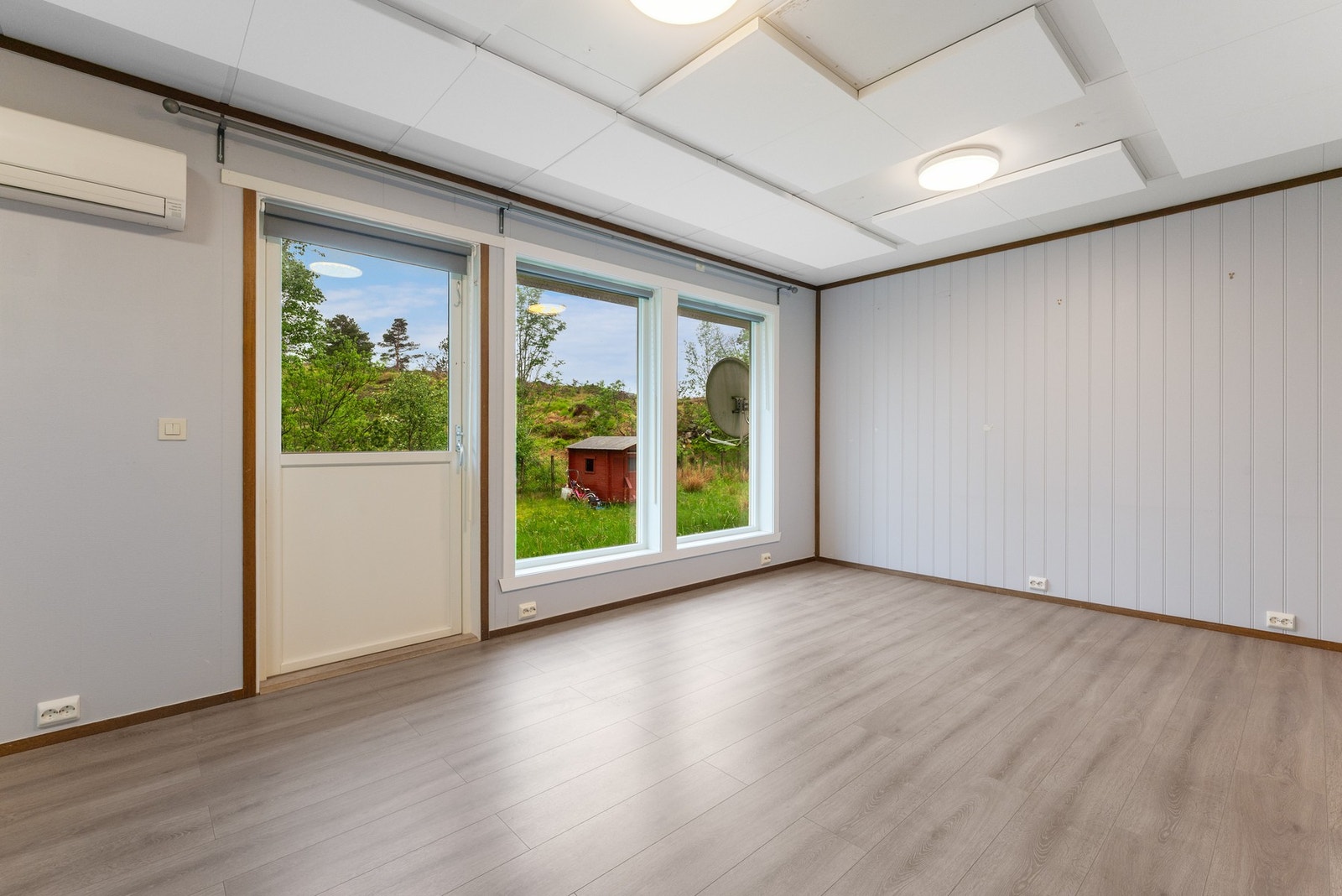 Stue med utgang til terrasse Galleribilde