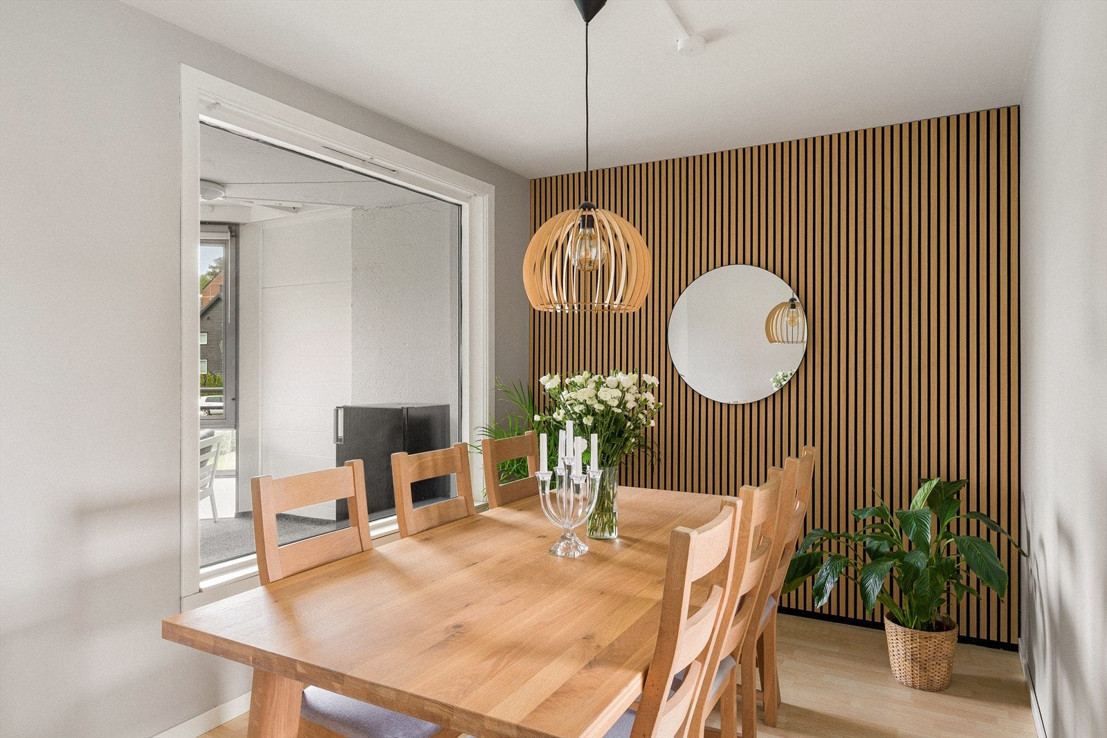 - Her er det plass til hele storfamilien på middag - Galleribilde