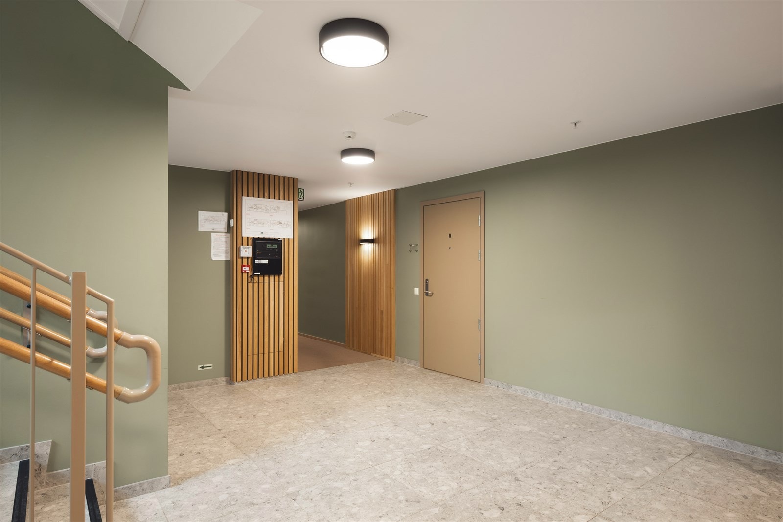 Felles inngangsparti med heis. Galleribilde
