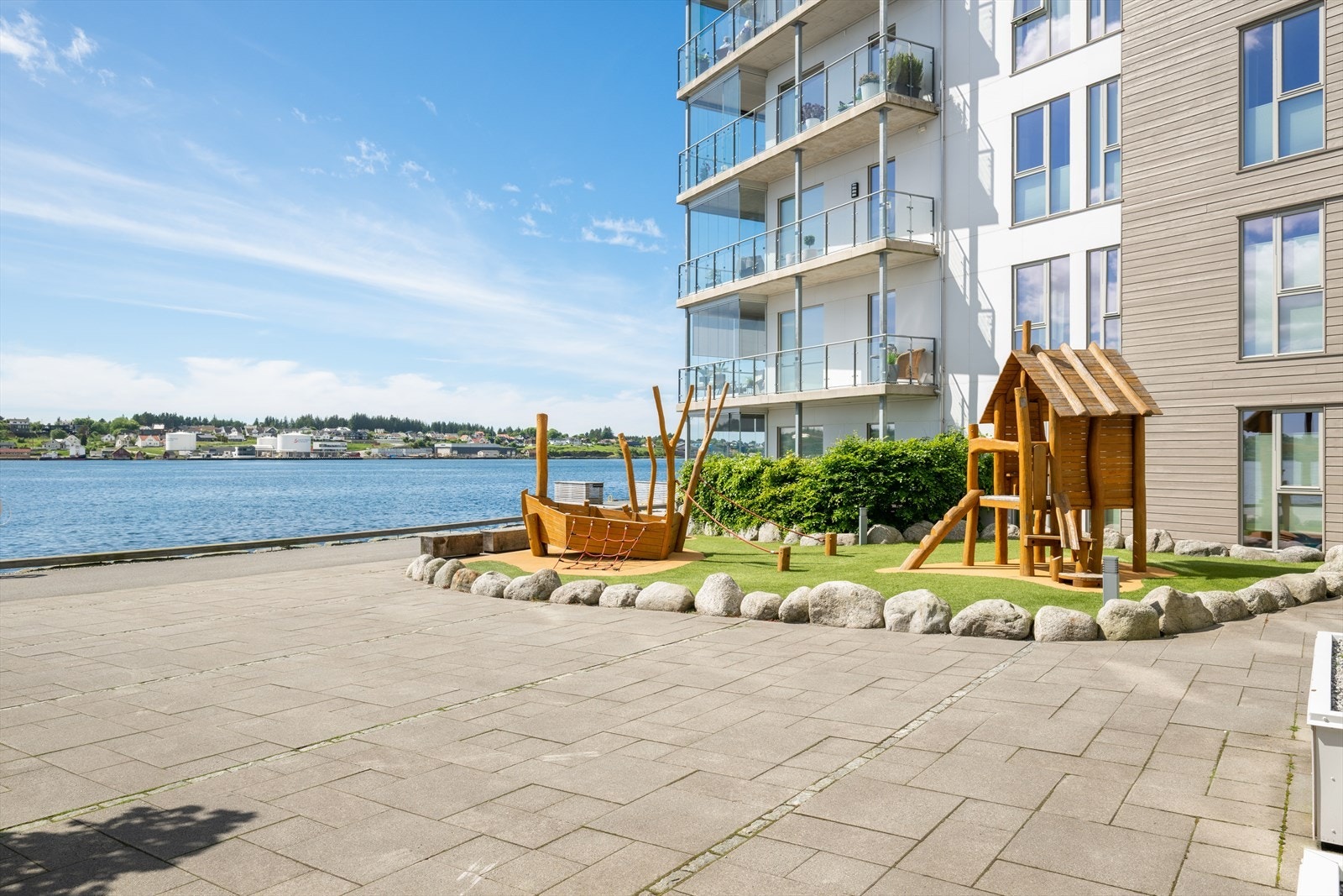 Lekeplass utformet som et skip. Galleribilde