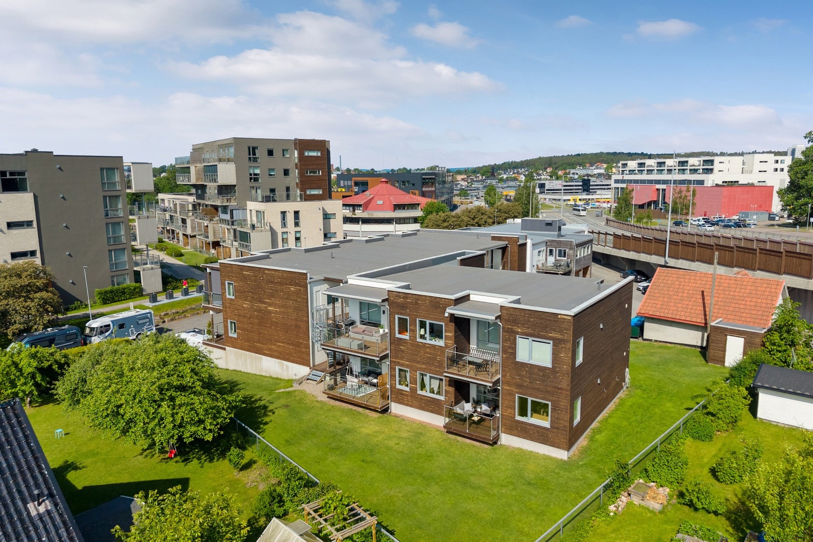 Dronefoto fasade. Galleribilde