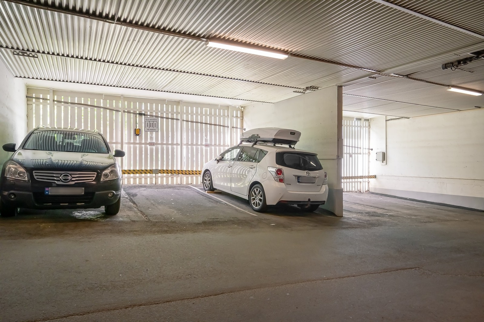 Parkering i garasjekjeller er inkludert i felleskostnadene Galleribilde