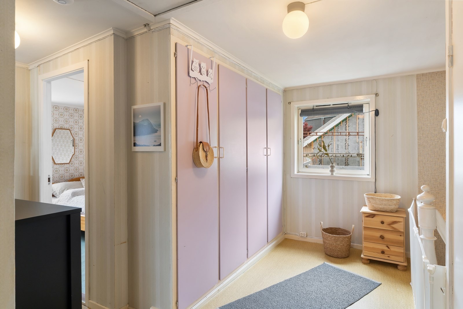 Godt med oppbevaringsplass i gangen. Galleribilde