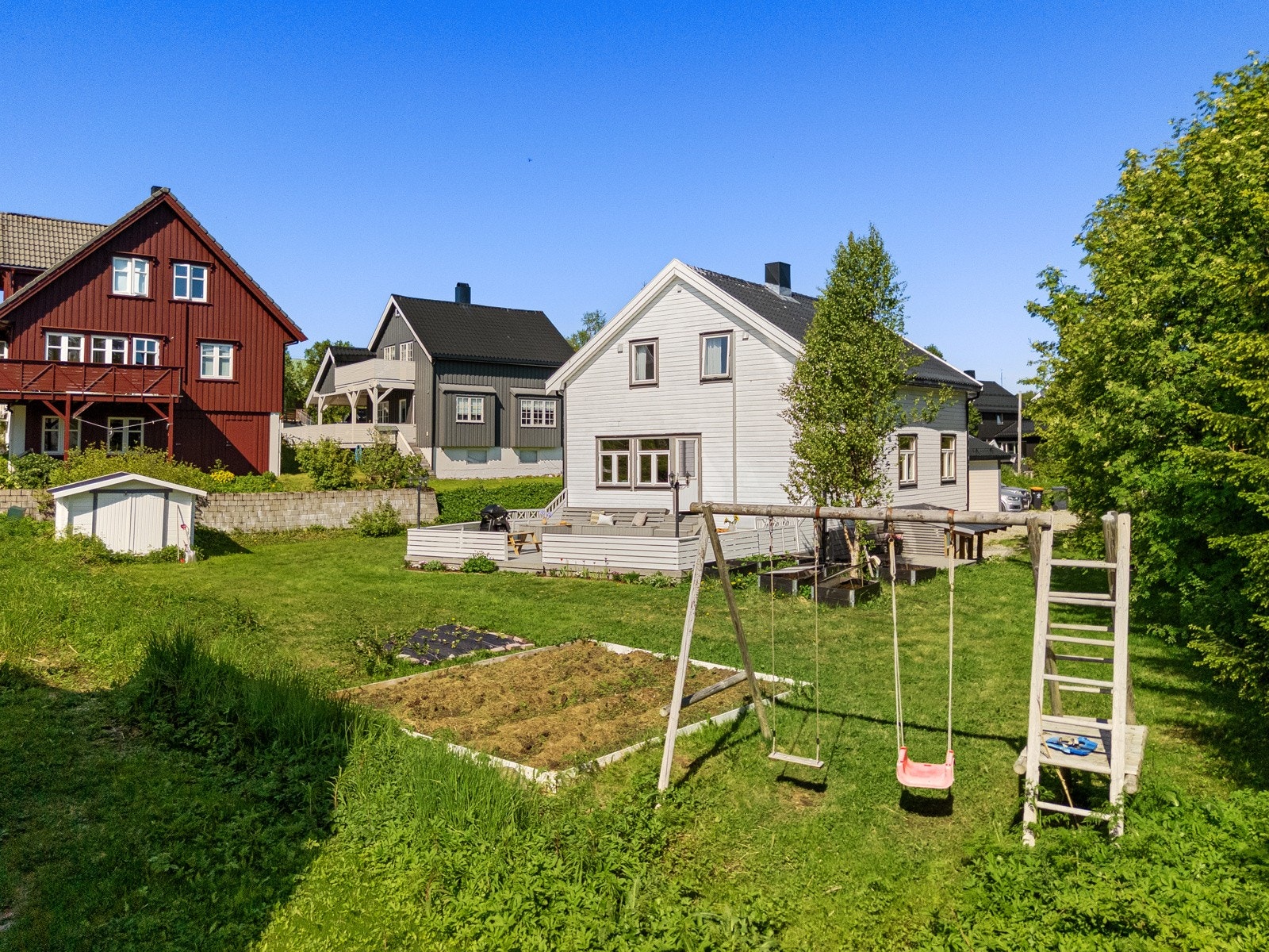 Beliggenheten er på Bekkevoll, midt mellom Elverhøy og Alfheim - svært sentralt