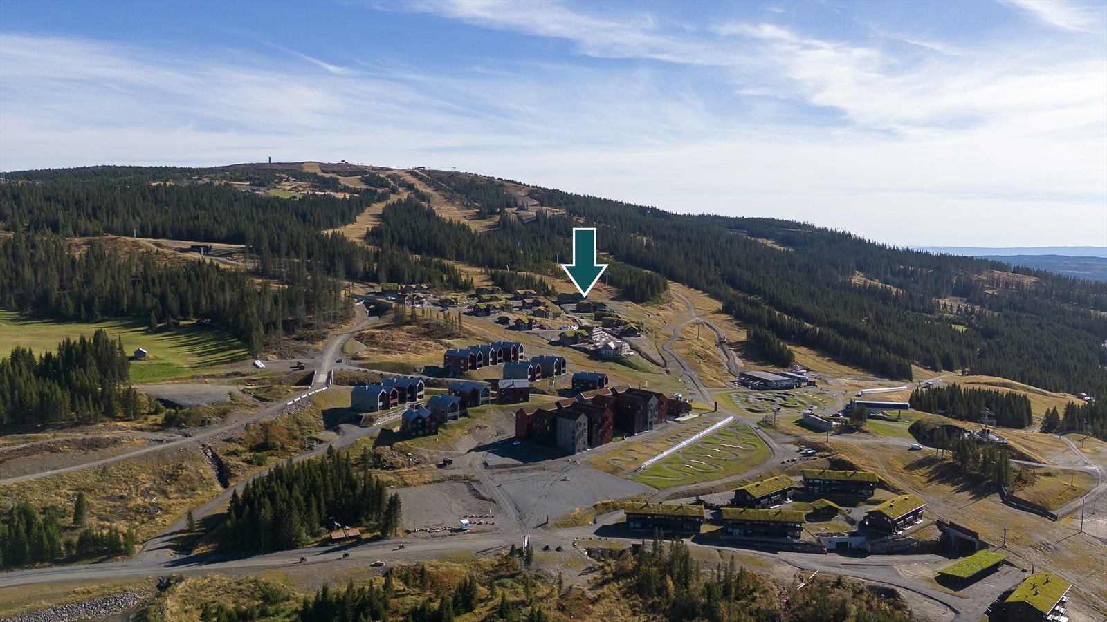 Alpinløypene i Hafjell har vanskelighetsgrad for ethvert nivå; fra grønne til svarte løyper. Hafjell kan også skilte med Norges lengste sammenhengende nedfart på hele 6 km. Galleribilde