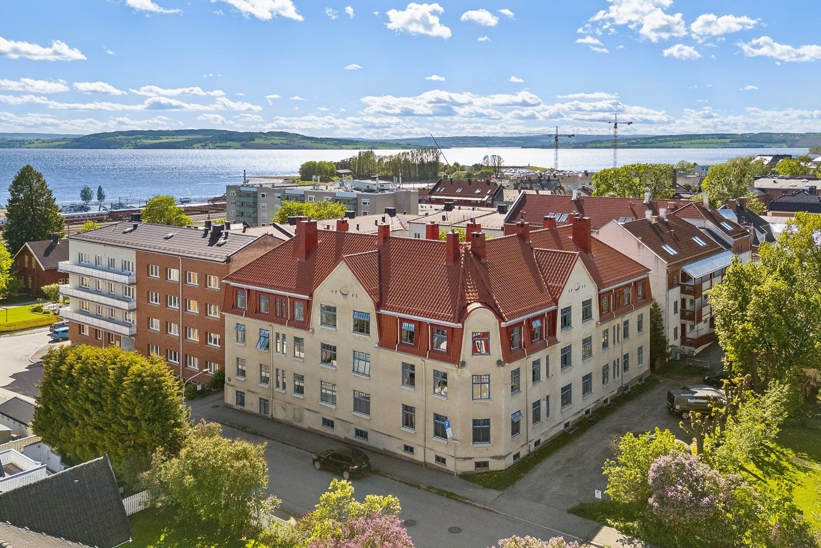 Nydelig beliggenhet i Hamar nær Mjøsa og bykjernen Galleribilde