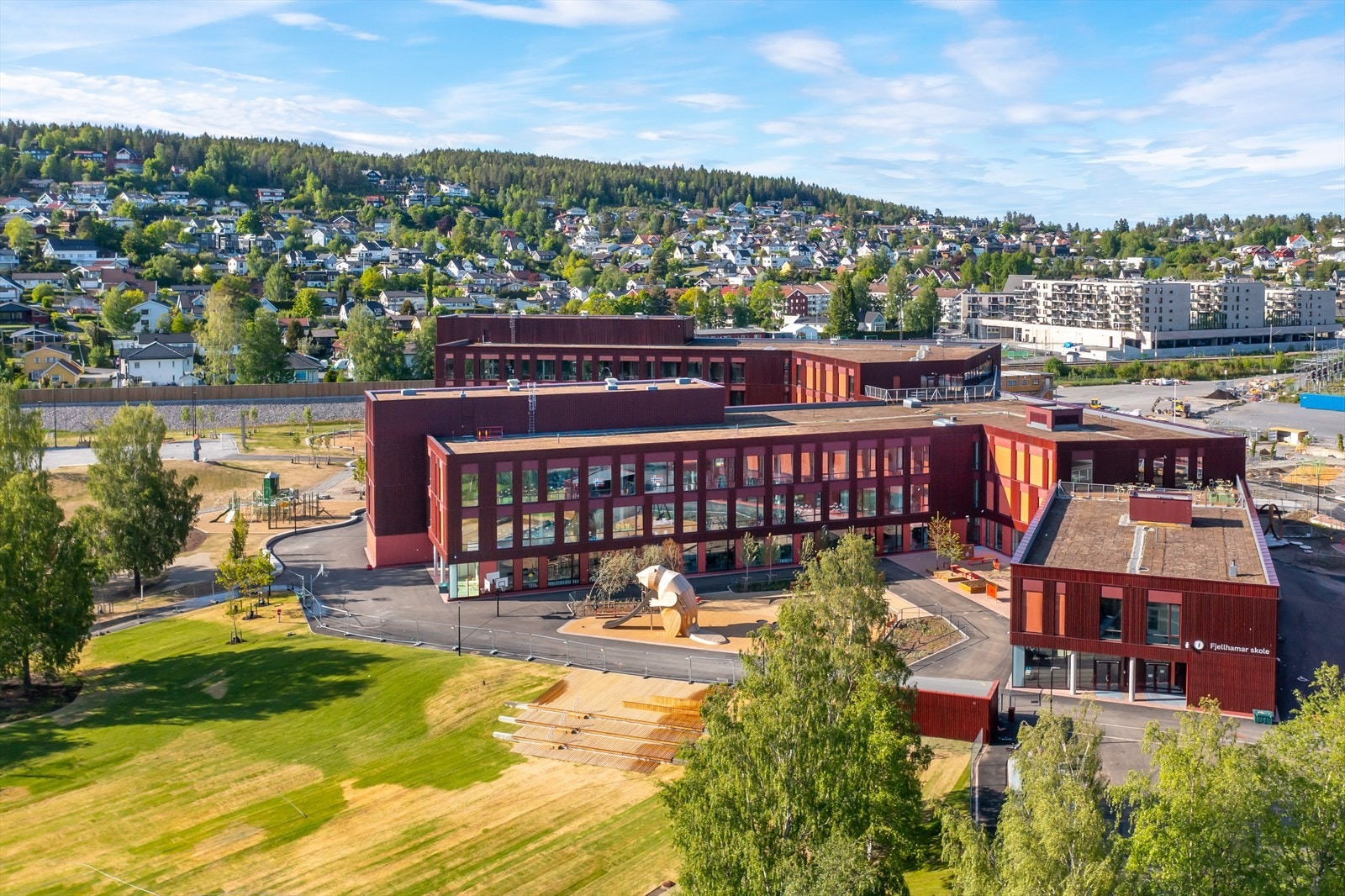 Nye Fjellhamar skole. Kort vei til skoler i alle trinn og flere barnehager. Galleribilde