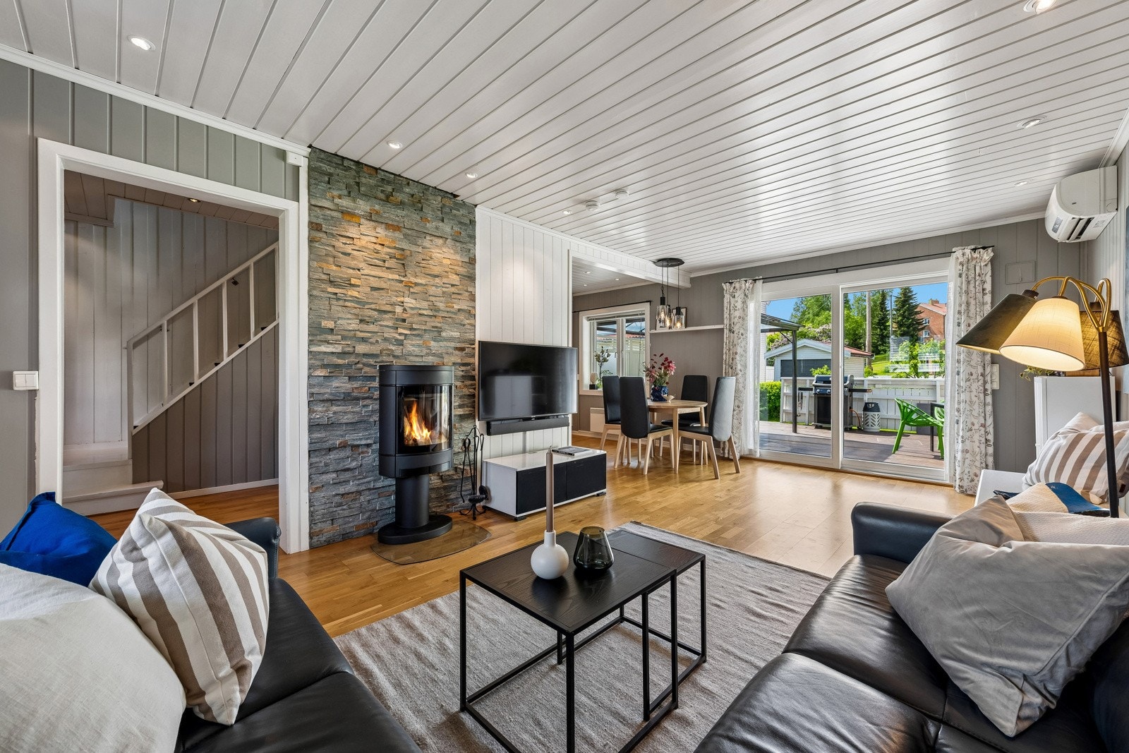 Hovedetasje med downlights i alle rom. Galleribilde