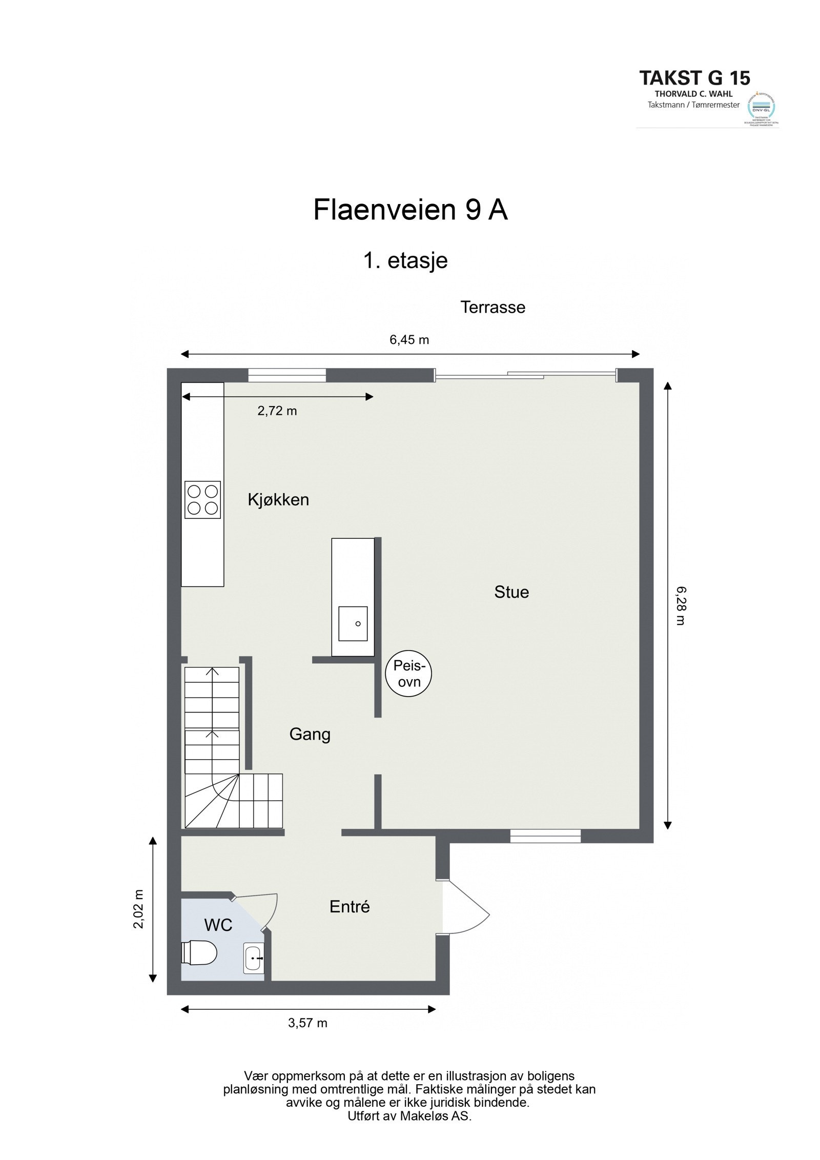 Hovedetasjen med romslig hall, toalett, trappegang, kjøkken og stue. Utgang til terrasse. Galleribilde