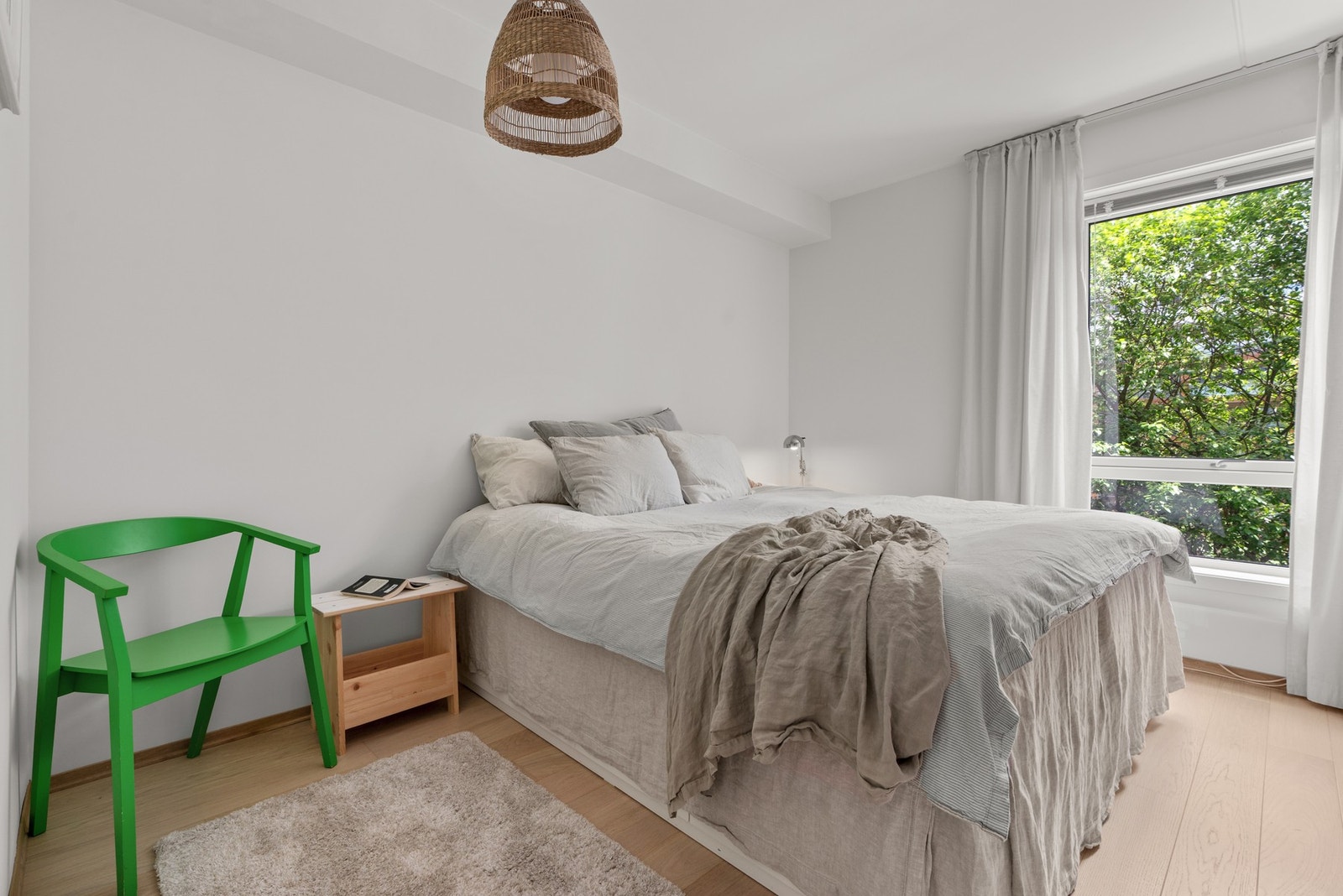 Hovedsoverom med god plass til dobbelteng. Galleribilde