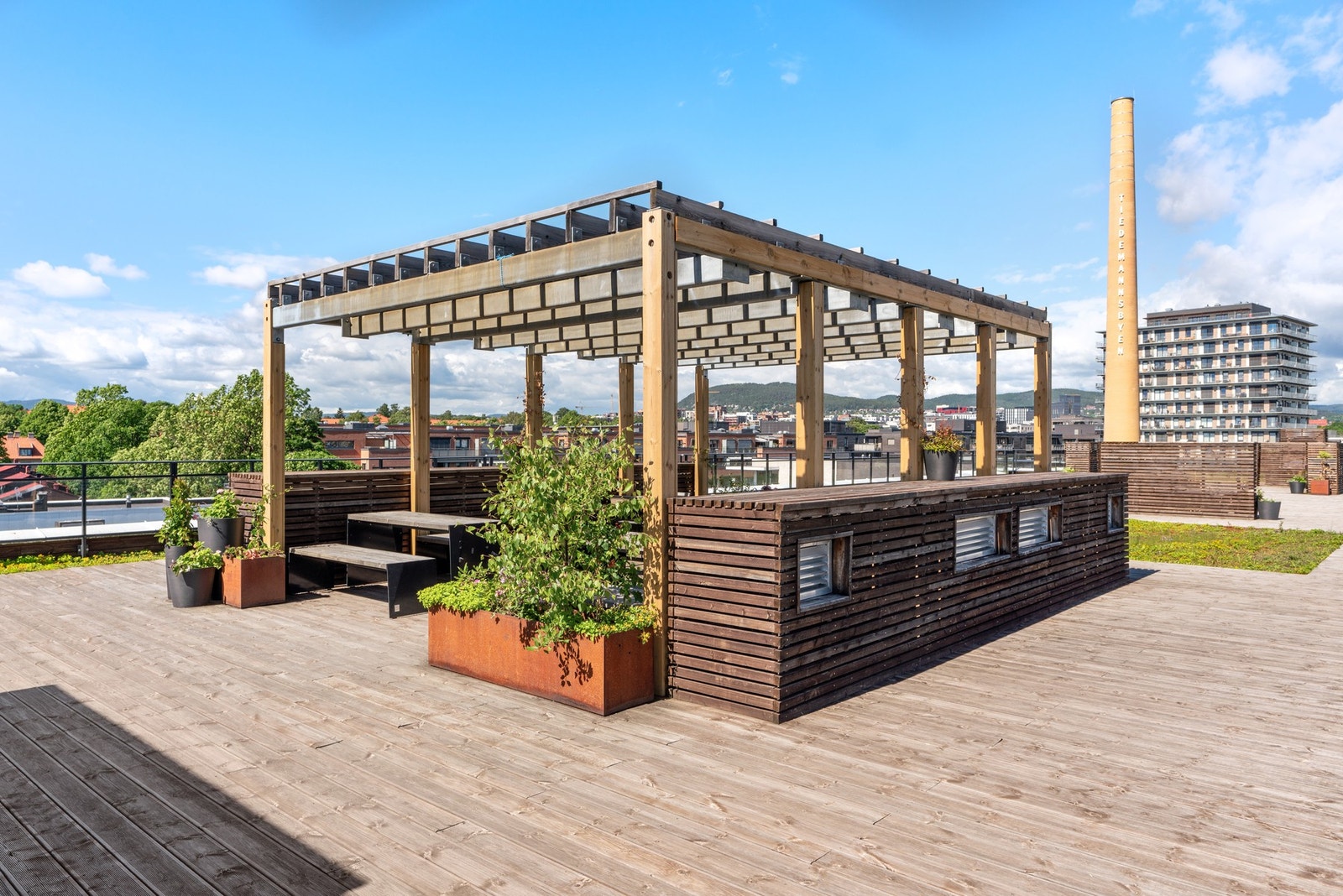 Felles takterrasse med optimale solforhold og nydelig utsikt. Galleribilde