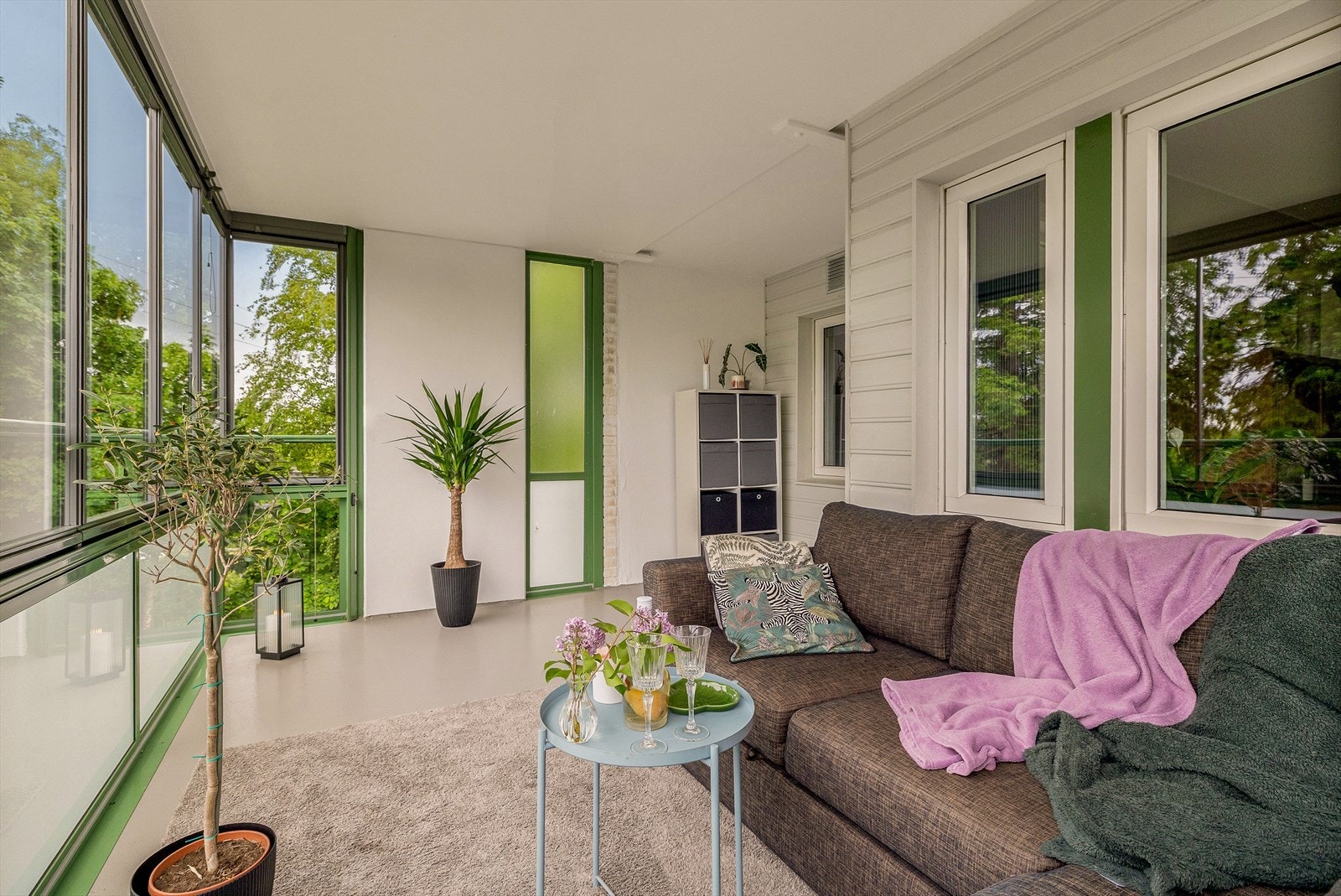 Her er det god plass til en sofagruppe, perfekt for å nyte utsikten over grøntområdene. Galleribilde