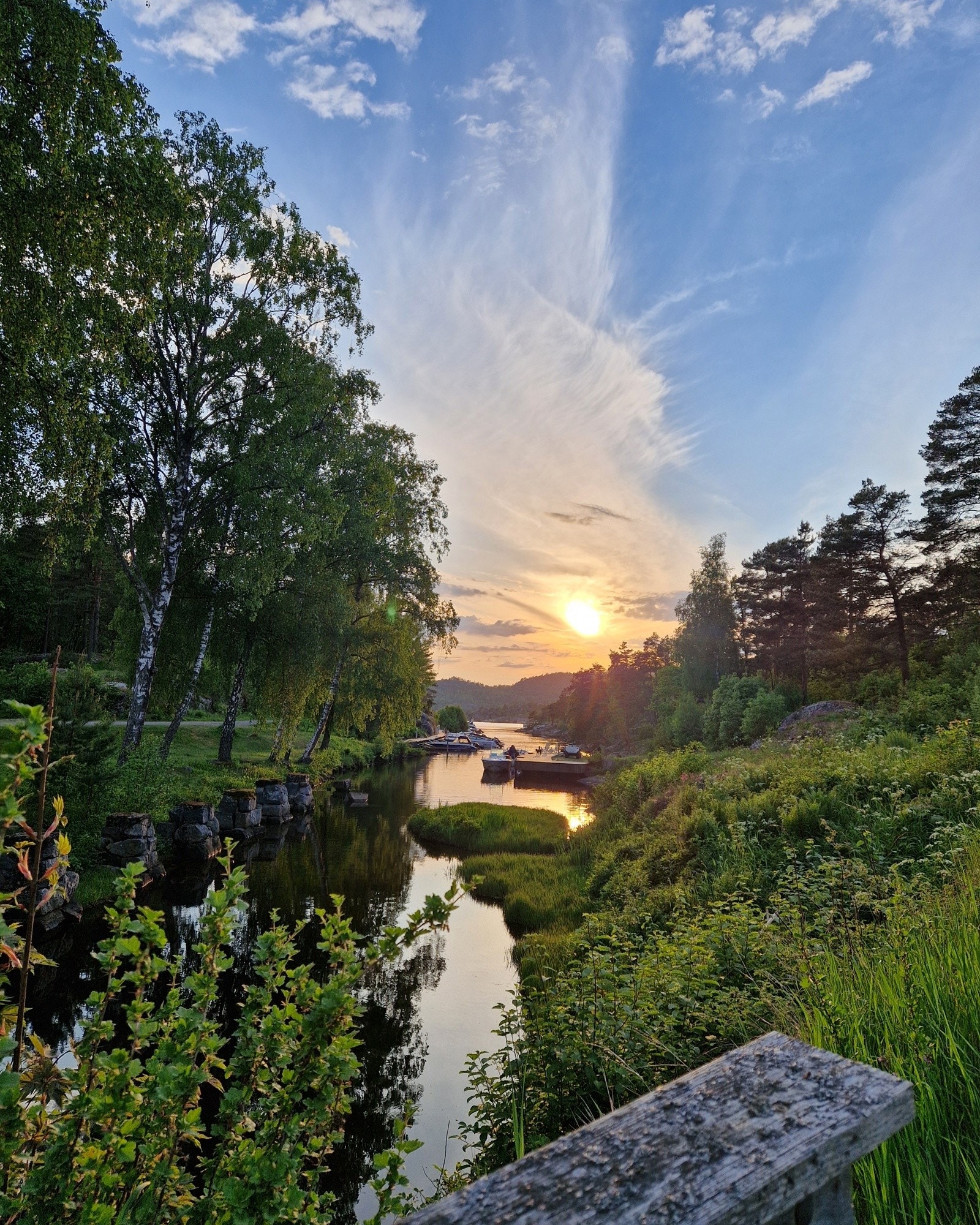 Kanalen i Barkevik med båtplasser mv er et idyllisk og flott sted Galleribilde