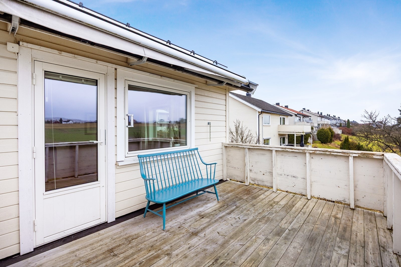 Verandaen er på ca 11 kvm og har fin plass for utemøblement. Galleribilde