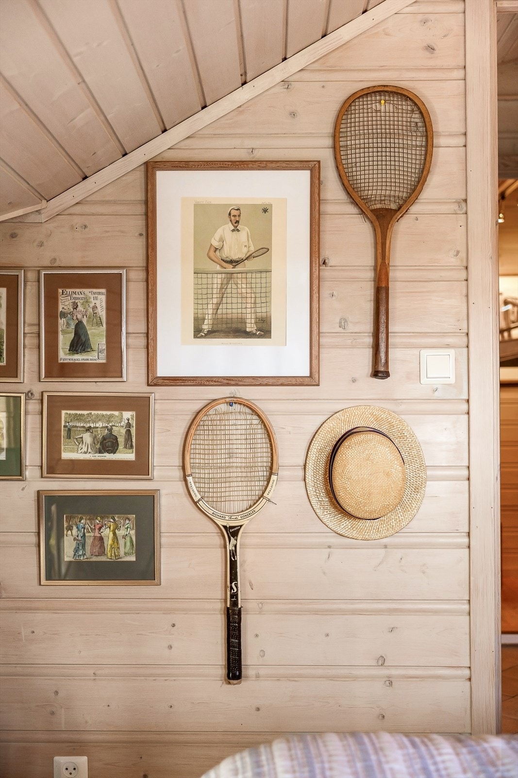 Detaljer fra soverommet i loftsetasjen. Galleribilde